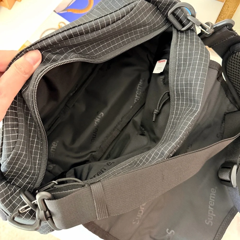 Supreme black mini